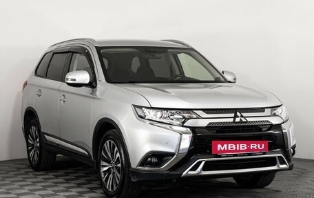 Mitsubishi Outlander III рестайлинг 3, 2019 год, 2 399 000 рублей, 4 фотография