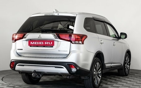 Mitsubishi Outlander III рестайлинг 3, 2019 год, 2 399 000 рублей, 6 фотография