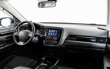 Mitsubishi Outlander III рестайлинг 3, 2019 год, 2 399 000 рублей, 10 фотография