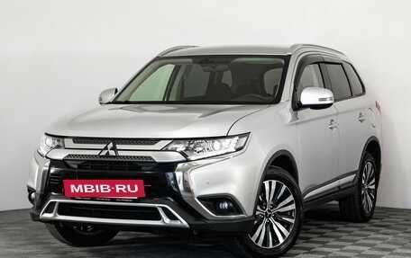 Mitsubishi Outlander III рестайлинг 3, 2019 год, 2 399 000 рублей, 2 фотография