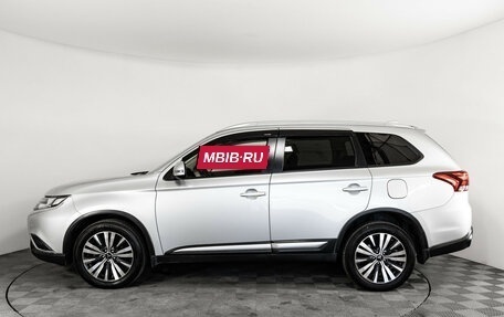 Mitsubishi Outlander III рестайлинг 3, 2019 год, 2 399 000 рублей, 9 фотография