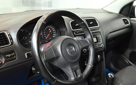 Volkswagen Polo VI (EU Market), 2011 год, 600 000 рублей, 13 фотография