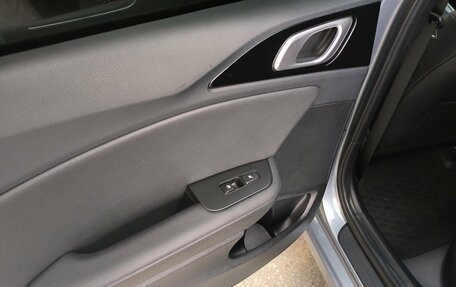 KIA cee'd III, 2021 год, 2 400 000 рублей, 15 фотография