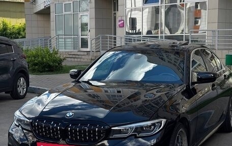 BMW 3 серия, 2019 год, 3 890 000 рублей, 15 фотография