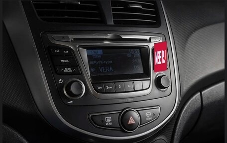 Hyundai Solaris II рестайлинг, 2016 год, 900 000 рублей, 14 фотография