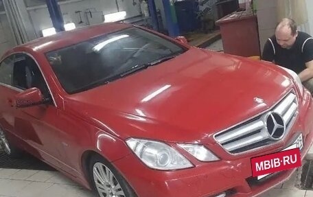 Mercedes-Benz E-Класс, 2012 год, 1 300 000 рублей, 27 фотография