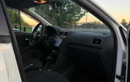 Volkswagen Polo VI (EU Market), 2011 год, 500 000 рублей, 12 фотография