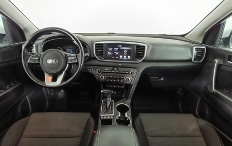 KIA Sportage IV рестайлинг, 2020 год, 2 450 000 рублей, 10 фотография