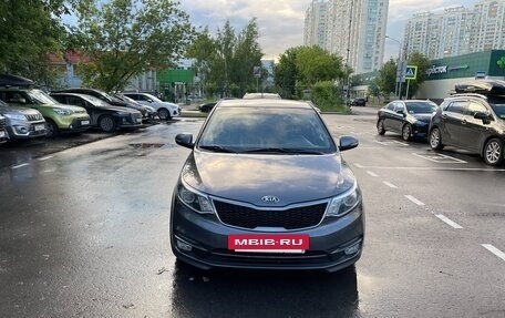 KIA Rio III рестайлинг, 2015 год, 950 000 рублей, 2 фотография
