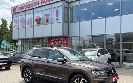 Volkswagen Tiguan II, 2018 год, 2 590 000 рублей, 1 фотография