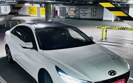 Hyundai Elantra, 2021 год, 2 050 000 рублей, 2 фотография