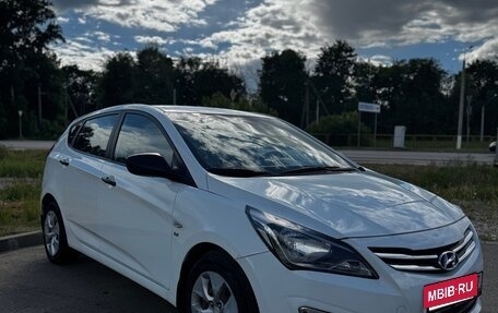 Hyundai Solaris II рестайлинг, 2015 год, 850 000 рублей, 3 фотография