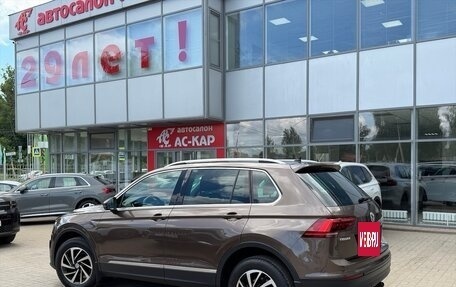 Volkswagen Tiguan II, 2018 год, 2 590 000 рублей, 3 фотография