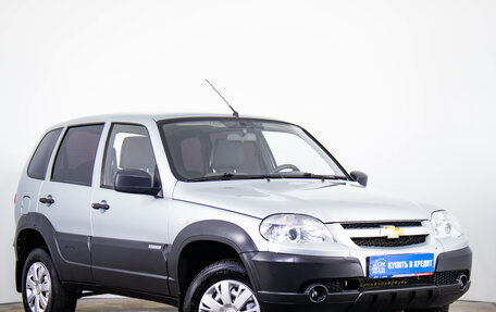 Chevrolet Niva I рестайлинг, 2015 год, 559 000 рублей, 2 фотография