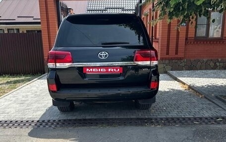 Toyota Land Cruiser 200, 2018 год, 7 100 000 рублей, 3 фотография