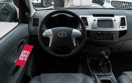 Toyota Hilux VII, 2012 год, 2 255 000 рублей, 7 фотография