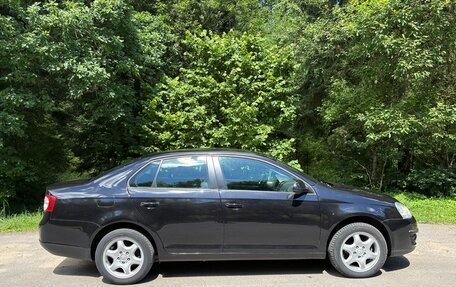 Volkswagen Jetta VI, 2010 год, 689 000 рублей, 4 фотография