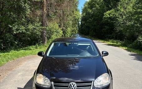 Volkswagen Jetta VI, 2010 год, 689 000 рублей, 2 фотография