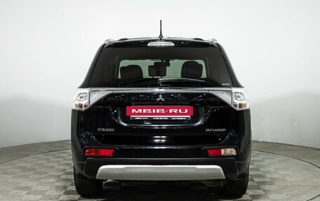 Mitsubishi Outlander III рестайлинг 3, 2014 год, 1 549 585 рублей, 7 фотография