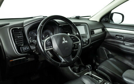 Mitsubishi Outlander III рестайлинг 3, 2014 год, 1 549 585 рублей, 12 фотография