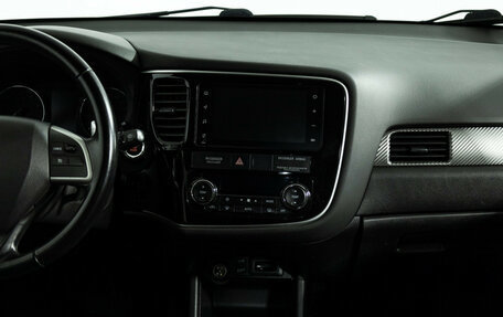 Mitsubishi Outlander III рестайлинг 3, 2014 год, 1 549 585 рублей, 15 фотография