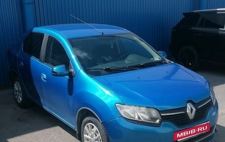 Renault Logan II, 2015 год, 550 000 рублей, 3 фотография