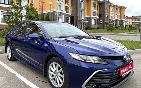 Toyota Camry, 2021 год, 3 150 000 рублей, 2 фотография