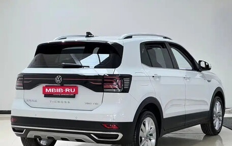 Volkswagen T-Cross I, 2023 год, 1 219 000 рублей, 6 фотография