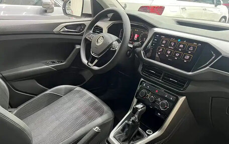 Volkswagen T-Cross I, 2023 год, 1 219 000 рублей, 16 фотография