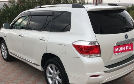 Toyota Highlander III, 2011 год, 2 800 000 рублей, 1 фотография