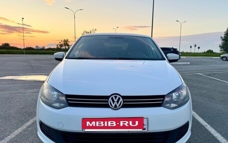 Volkswagen Polo VI (EU Market), 2015 год, 684 000 рублей, 2 фотография