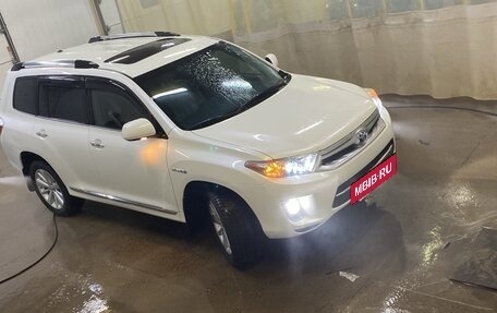 Toyota Highlander III, 2011 год, 2 800 000 рублей, 2 фотография