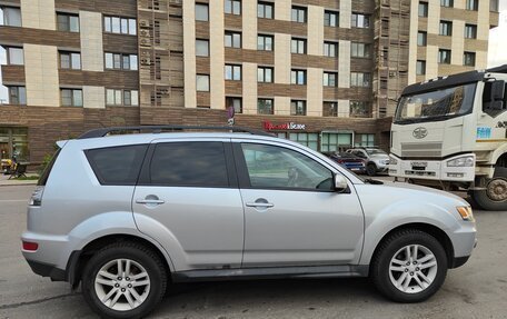 Mitsubishi Outlander III рестайлинг 3, 2012 год, 1 200 000 рублей, 4 фотография