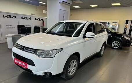 Mitsubishi Outlander III рестайлинг 3, 2012 год, 930 000 рублей, 1 фотография
