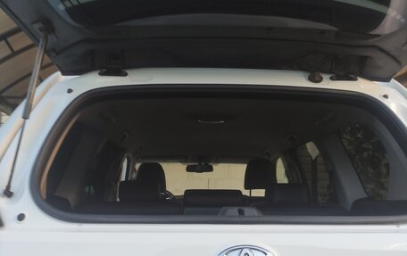 Toyota Land Cruiser Prado 150 рестайлинг 2, 2014 год, 3 600 000 рублей, 4 фотография