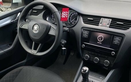 Skoda Octavia, 2018 год, 1 100 000 рублей, 12 фотография