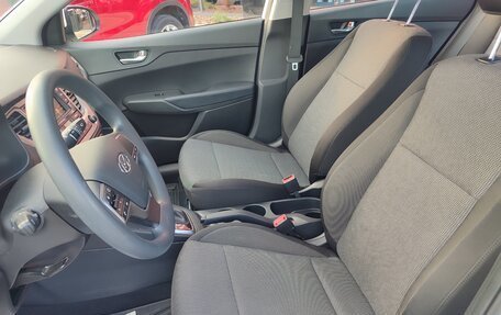 Hyundai Solaris II рестайлинг, 2021 год, 1 390 000 рублей, 8 фотография