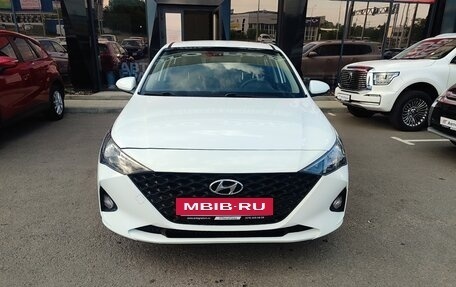 Hyundai Solaris II рестайлинг, 2021 год, 1 390 000 рублей, 2 фотография