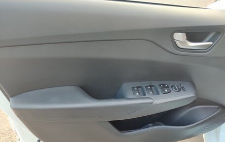 Hyundai Solaris II рестайлинг, 2021 год, 1 390 000 рублей, 14 фотография