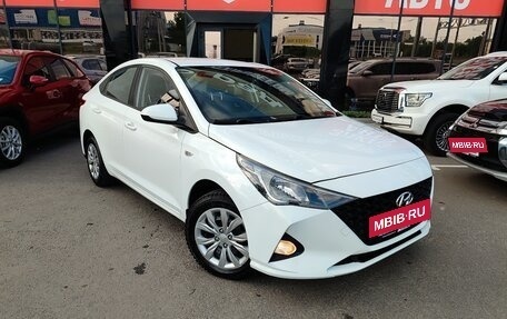 Hyundai Solaris II рестайлинг, 2021 год, 1 390 000 рублей, 3 фотография