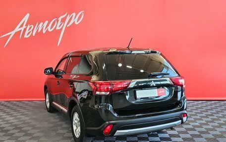 Mitsubishi Outlander III рестайлинг 3, 2016 год, 1 849 000 рублей, 3 фотография