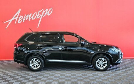 Mitsubishi Outlander III рестайлинг 3, 2016 год, 1 849 000 рублей, 6 фотография