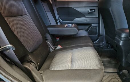 Mitsubishi Outlander III рестайлинг 3, 2016 год, 1 849 000 рублей, 13 фотография
