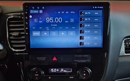 Mitsubishi Outlander III рестайлинг 3, 2016 год, 1 849 000 рублей, 14 фотография