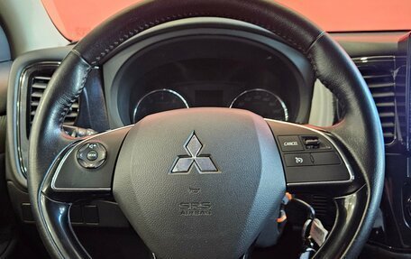 Mitsubishi Outlander III рестайлинг 3, 2016 год, 1 849 000 рублей, 11 фотография
