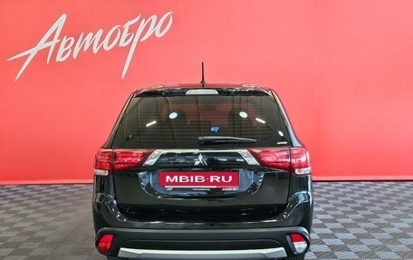 Mitsubishi Outlander III рестайлинг 3, 2016 год, 1 849 000 рублей, 4 фотография