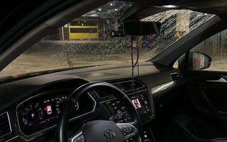 Volkswagen Tiguan II, 2021 год, 3 699 999 рублей, 3 фотография