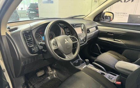 Mitsubishi Outlander III рестайлинг 3, 2012 год, 930 000 рублей, 8 фотография