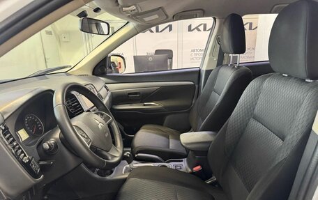 Mitsubishi Outlander III рестайлинг 3, 2012 год, 930 000 рублей, 9 фотография