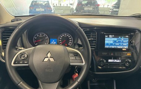 Mitsubishi Outlander III рестайлинг 3, 2012 год, 930 000 рублей, 13 фотография